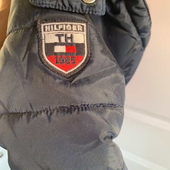 Tommy Hilfiger kids puffy jacket - size 2 - Picture 3 of 4